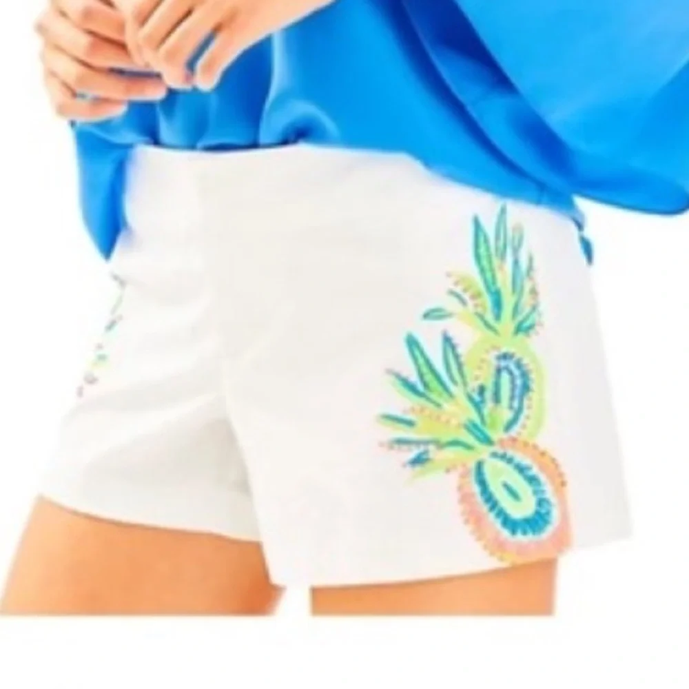 Lilly Pulitzer Ellie Resort White Shorts with Beaded Pineapple Design - Picture 1 of 7